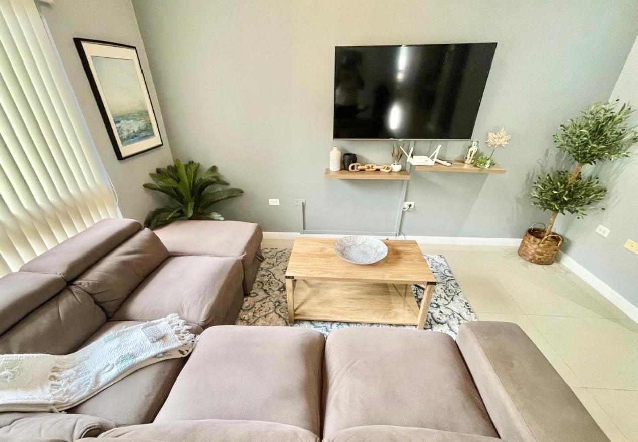 Modern 3 Bedroom Condo In Private Community #8 Petit Valley Luaran gambar